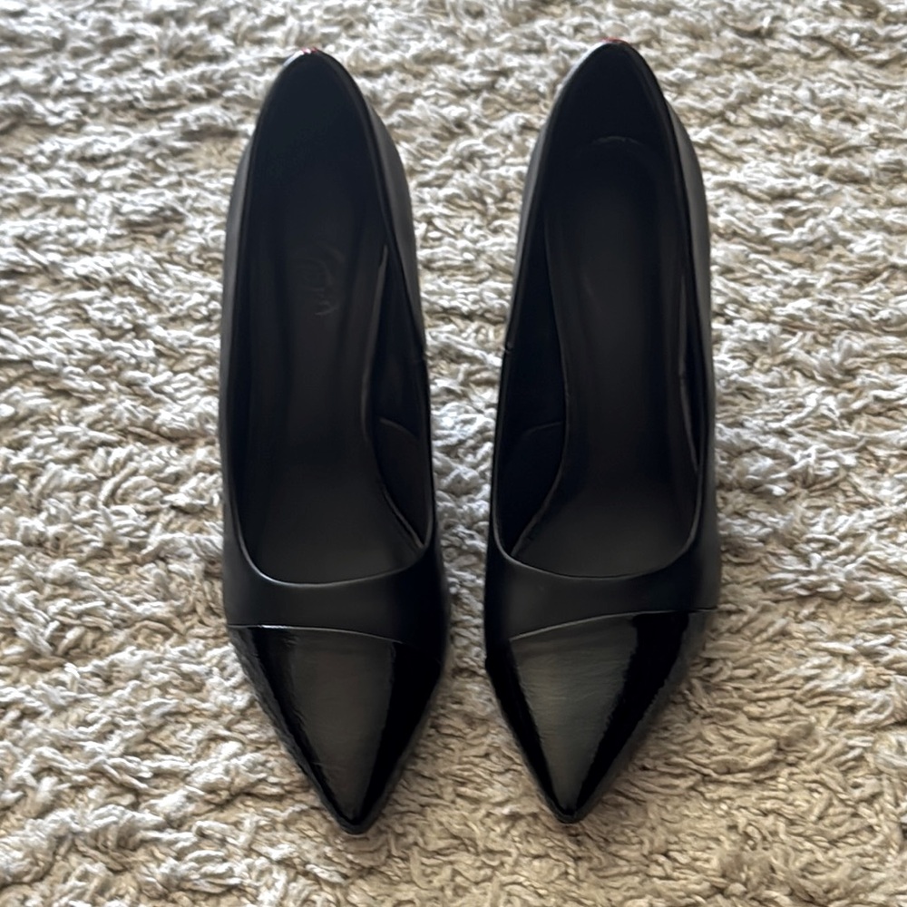 Elegant Black Women's Pumps 💄